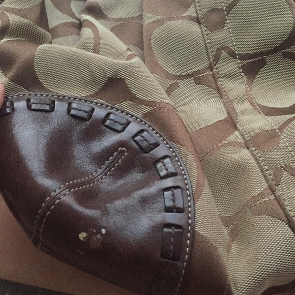 Coach Handbag. - Picture 6 of 6